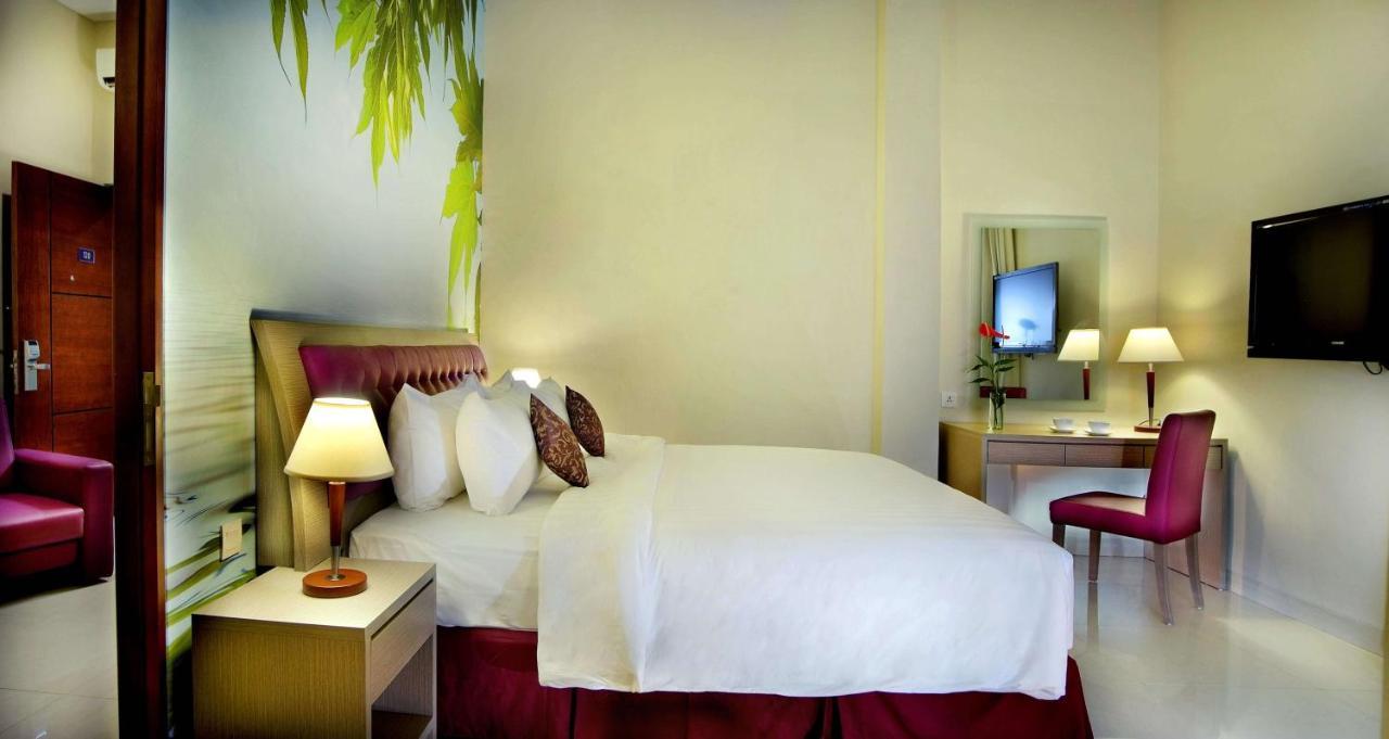 Kuta Central Park Hotel מראה חיצוני תמונה