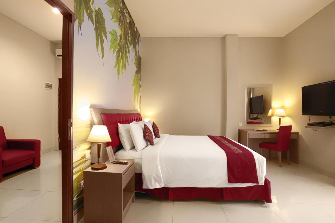 Kuta Central Park Hotel מראה חיצוני תמונה