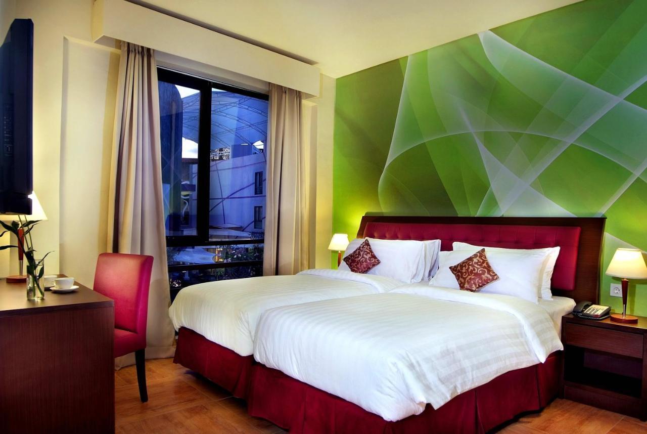 Kuta Central Park Hotel מראה חיצוני תמונה