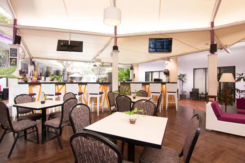 Kuta Central Park Hotel מראה חיצוני תמונה