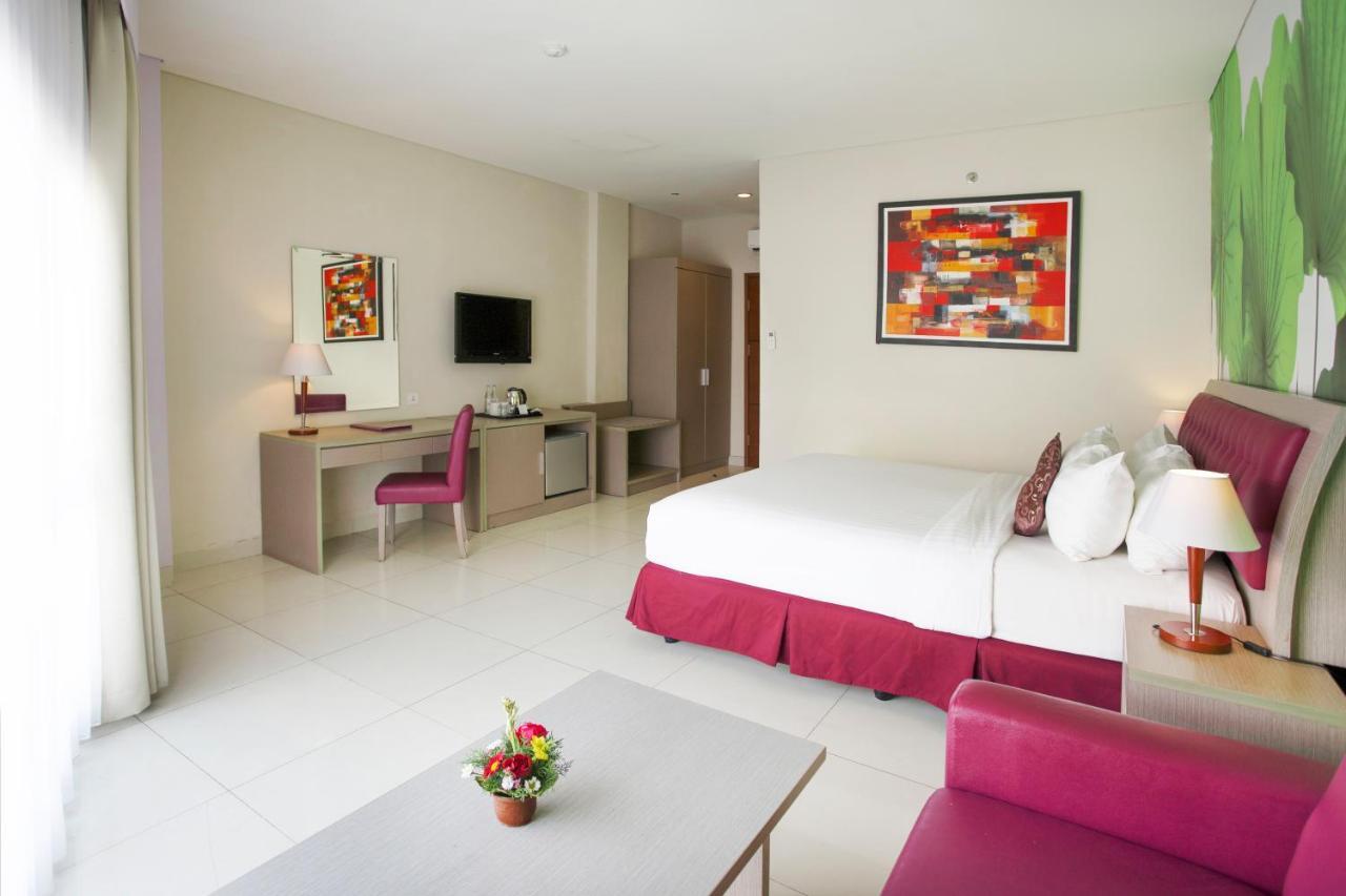 Kuta Central Park Hotel מראה חיצוני תמונה